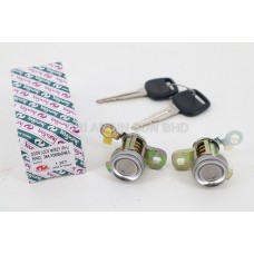 Toyota Land Cruiser '90 - '99 FJ80 HDJ80 HZJ80 FZJ80 Door Lock with Keys | OE Part Number : L 69052-60030 R 69051-60030